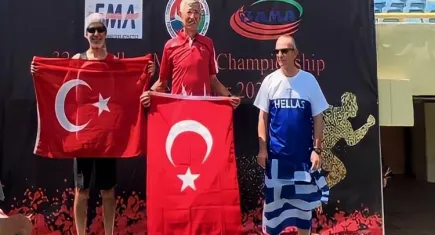 Egeli akademisyen “32. Balkan Masterler Atletizm Şampiyonası”nda ikinci oldu
