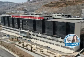 İzmir Şehir Hastanesi’nde yeni risk… Depremden kaçarken sele yakalandı!