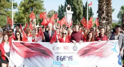 Ege Üniversitesi'nden öğrencilere şenlikli karşılama