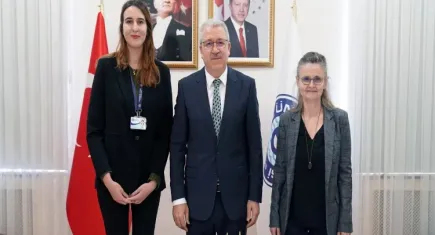 Egeli tıp öğrencisi Ceren Yürümez’e uluslararası alanda önemli iki görev