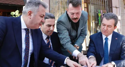 Başkan Koştu, Vali Elban ile birlikte sahaya indi