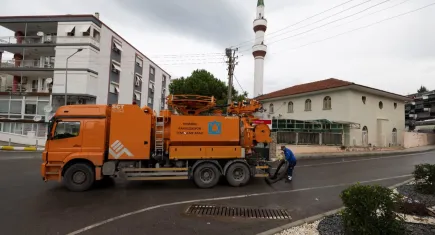 İzmir haber: İZSU yoğun yağışlar nedeni ile görev başında