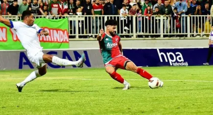 Karşıyaka'da Enes Nalbantoğlu taraftarlardan özür diledi
