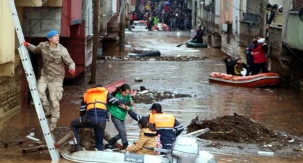 Hekimlerin o raporu kamuoyuyla paylaşıldı… Afete dayanıklı yaşam alanları çağrısı!