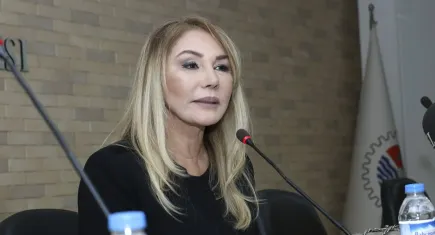 100. yıla hediye: Belgelerle Cumhuriyet ve Kadın