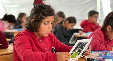 Karne hediyesinde depremzede çocuklar unutulmadı