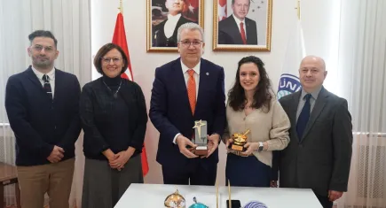 EÜ Eczacılık Fakültesi genç bilim insanlarından önemli başarı