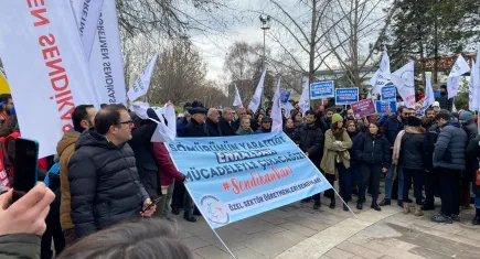 Öğretmenler meclis kapısında: Güvencesizlik bıçağı kemiğe dayadı! 