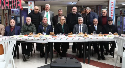 AK Partili adaylardan esnafa söz