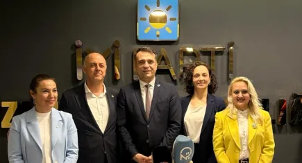 İYİ Parti’de birlik: Ümit Özlale’den Suat Nezir’e hoş geldin mesajı