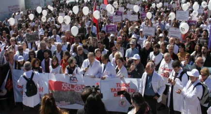Sağlıkçılar Büyük Hekim Yürüyüşü’ne hazırlanıyor