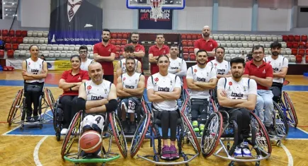 İzmir'in Cesur Yürekleri play off'ta 