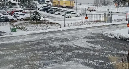 Nisan’da İsveç kara teslim oldu..