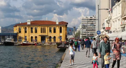 Alsancak ve Pasaport İskeleleri geçici olarak kapatıldı