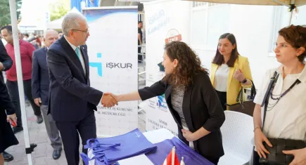 Ege Meslek Yüksekokulu “Kariyer Günleri” başladı