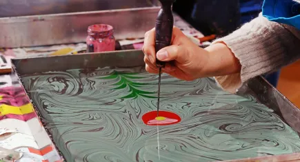 İzmir Kültür Sanat’ta Ebru Sanatı şöleni