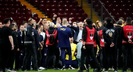 Galatasaray - Fenerbahçe derbisinin ardından ortalık karıştı