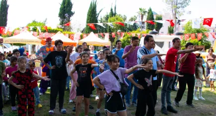 Mersin'de zel gereksinimli çocuklar doğayla buluştu