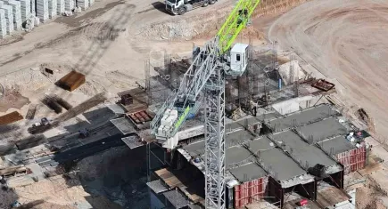 Depremde yerle bir olan Ebrar Sitesi'nde dönüşüm çalışmaları sürüyor