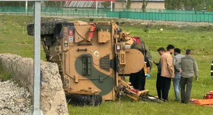 Hakkari'de kaza: Askeri araç devrildi