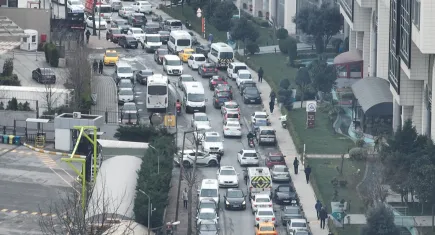 İstanbul'da araç trafiği dikkat çekti: Toplam kayıtlı taşıt sayısı 5 milyon 561 bin 214 oldu