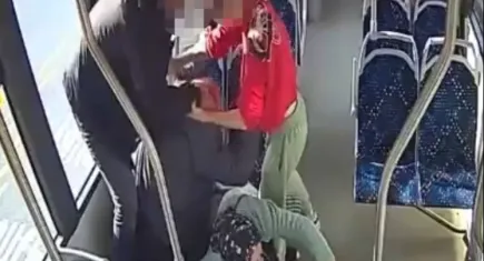 Okul müdürü ve oğlu otobüste darp etmişti: Yaşlı adam hayatını kaybetti