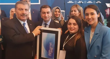 Bakan Koca'dan ebe ve hemşirelere ödül