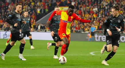 Göztepe, Anthony Dennis'in sözleşmesini uzattı