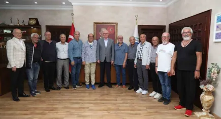 Hababam Sınıfı’nın oyuncularından Başkan Kurt’a ziyaret
