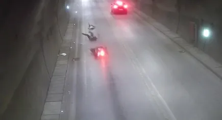 Amasya’da feci kaza: Motosikletten düşüp metrelerce sürüklendiler