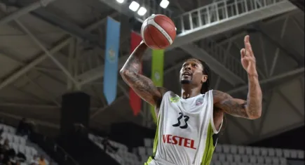 Emanuel Terry, sezonun öne çıkan oyuncusu oldu