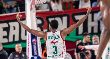 Errick McCollum, normal sezonun öne çıkan oyuncusu oldu