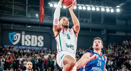 P. Karşıyaka bu sezon Efes'e karşı 1 galibiyet, 1 mağlubiyet aldı