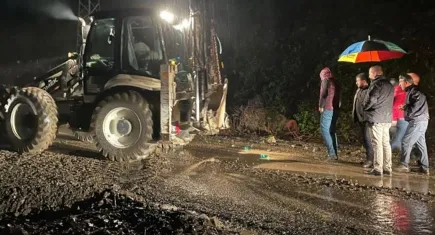 Karabük’te sağanak yağış yaşamı felç etti