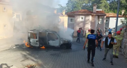 Muğla'da ilginç olay: Kendi araçlarını ve evini ateşe verdi