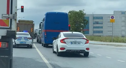 Seçil Erzan'ı taşıyan cezaevi aracı kaza yaptı