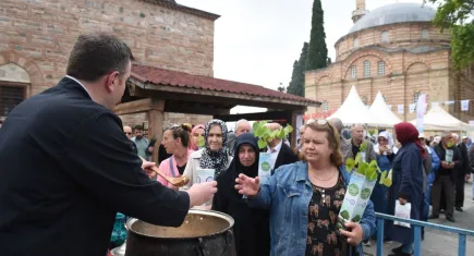 Bursa'da 3’üncü Geleneksel Erguvan Bayramı başladı