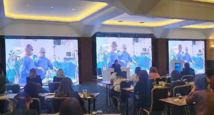 Bursa'da doktorlar böbrek naklini canlı izledi