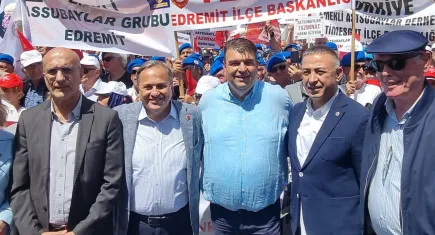 CHP İzmir'den siyasiler Büyük Emekli Mitinginde buluştu