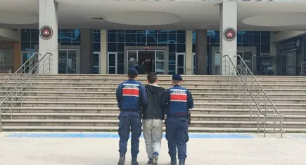 15 yıl hapis cezasıyla aranıyordu: Yakalandı!