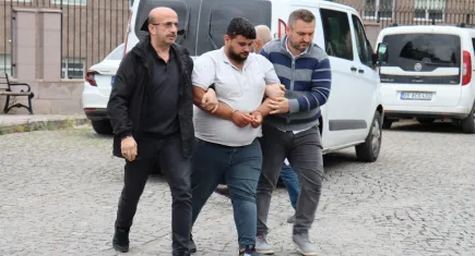 Amasya’da Iraklı aileyi dolandıran sahte polis Sivas’ta yakalandı