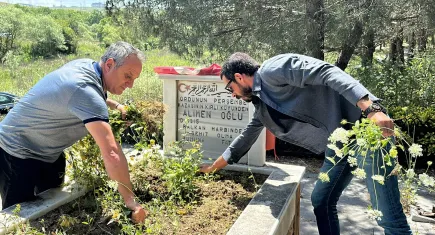 Defineciler talan etti, mahalleli sahip çıktı: Şehit mezarlığında son durum