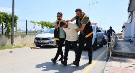 Kırmızı bültenle aranıyordu: Adana polisinden kaçamadı
