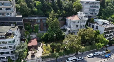 Bebek'teki lüks yalı satışa çıkıyor: FETÖ firarisi Akın İpek'in malikanesi 750 Milyon liradan açık artırmaya sunulacak!
