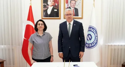 Egeli akademisyen ve ekibi ChatGPT’nin ürettiği metinlerin söylem analizini gerçekleştirecek