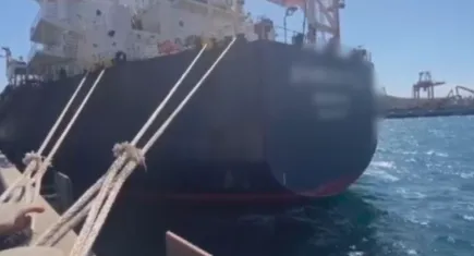 İzmir haber: Yük gemisine düzenlenen operasyonda 40 ton kaçak akaryakıt ele geçirildi