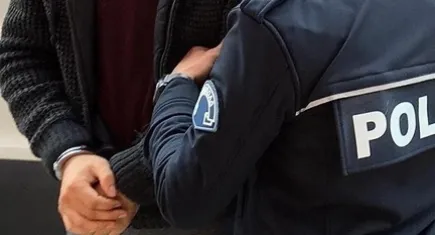 İzmir haber: Garson Operasyonu'yla 6'sı aktif polis 9 gözaltına alındı