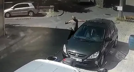 Denizli’de satırlı saldırgan, mahalleliye korkulu anlar yaşattı