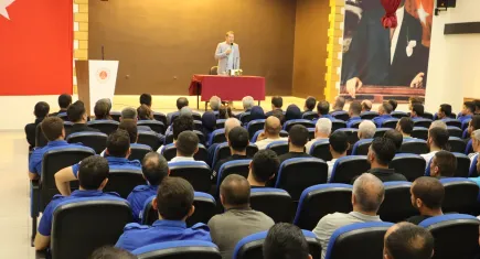 Şoray Uzun mahkumların yüzünü güldürdü