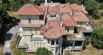 Talan edilen Forbes Köşkü artık 24 saat korunuyor